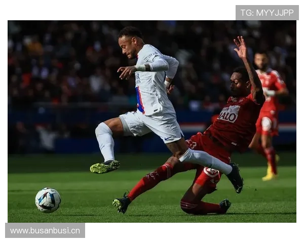 奥雷利安·楚阿梅尼：法甲最佳阵容连庄背后的统治级表现解析